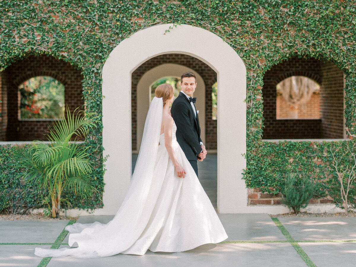 Zoe&Brody_FloraFarmsWedding_FirstLook&Portraits-9