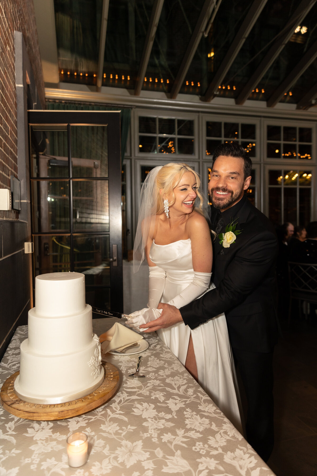 Rochester Hills wedding photography Savvy Shoots Photography
