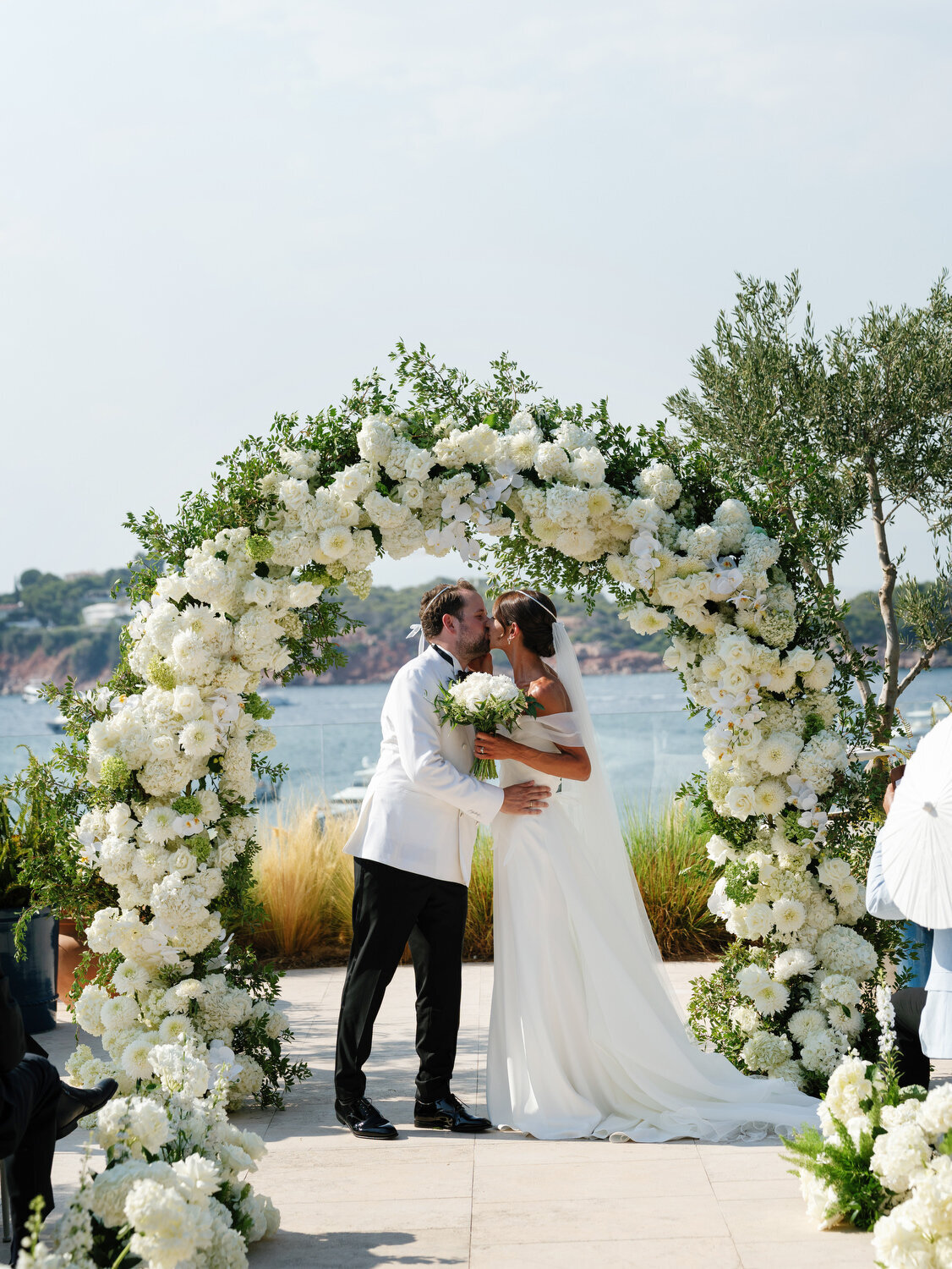 Black-Tie-Wedding-at-Four-Seasons-and-Vouliagmeni-Lake-049