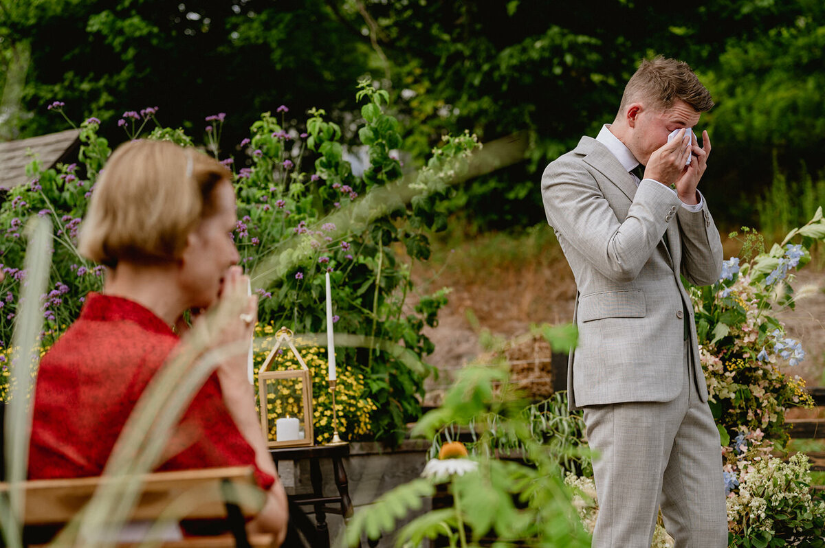 Catskills-Wedding-Planner-Scribners-Lodge-Wedding-Garden-Ceremony-23