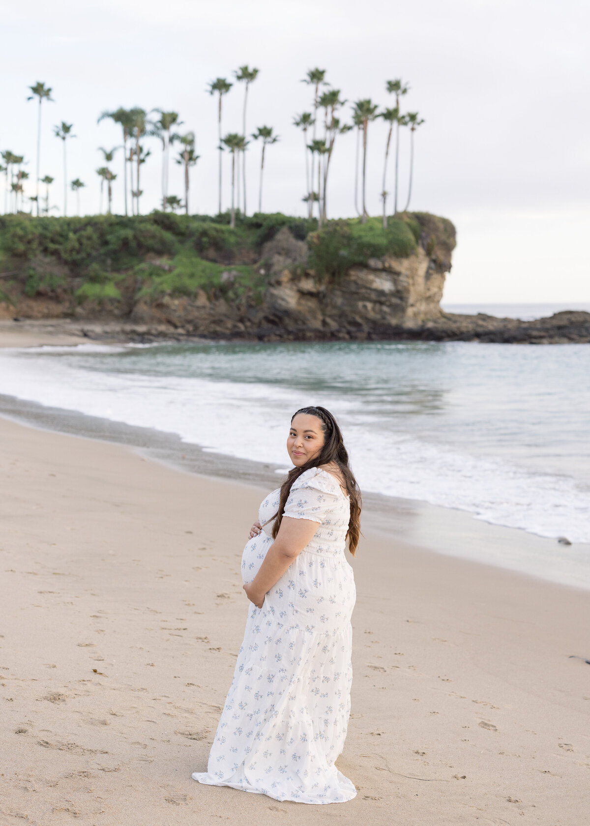 maternity photos on the beach