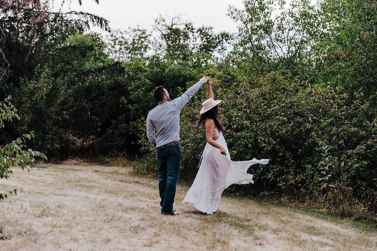 Sep2022Jenna and Dean EngagementMommaPenguinPhotography-213