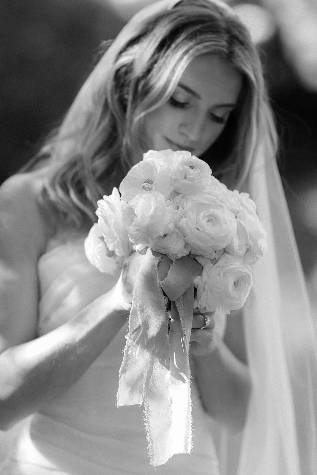 Maddie & Andrew - Newport RI Wedding- Larisa Stinga Photography -0569-221007