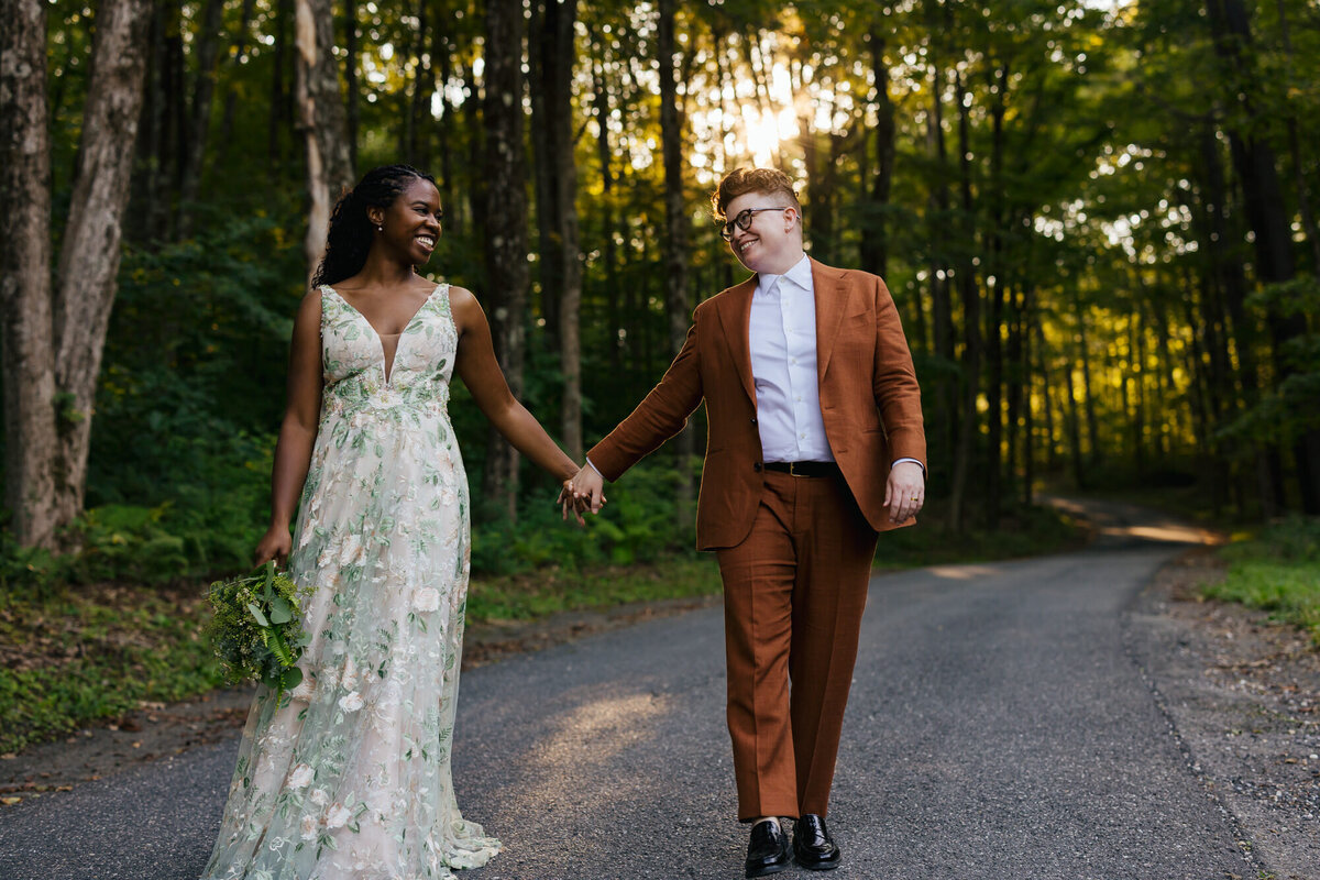 The-Inn-at-Stockbridge-Elopement-Alexis-Lindsey-Tiny-House-Photo-101