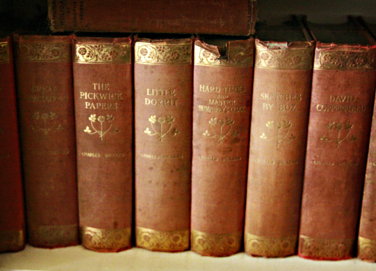 9 - Dickens set at The Kilns - LES