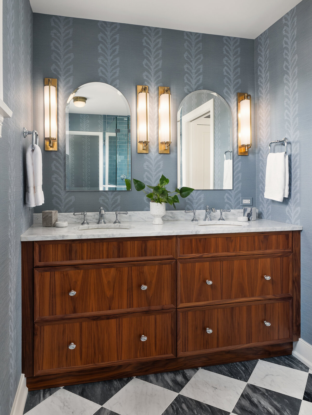 Yeungling_Master_Bath-LO