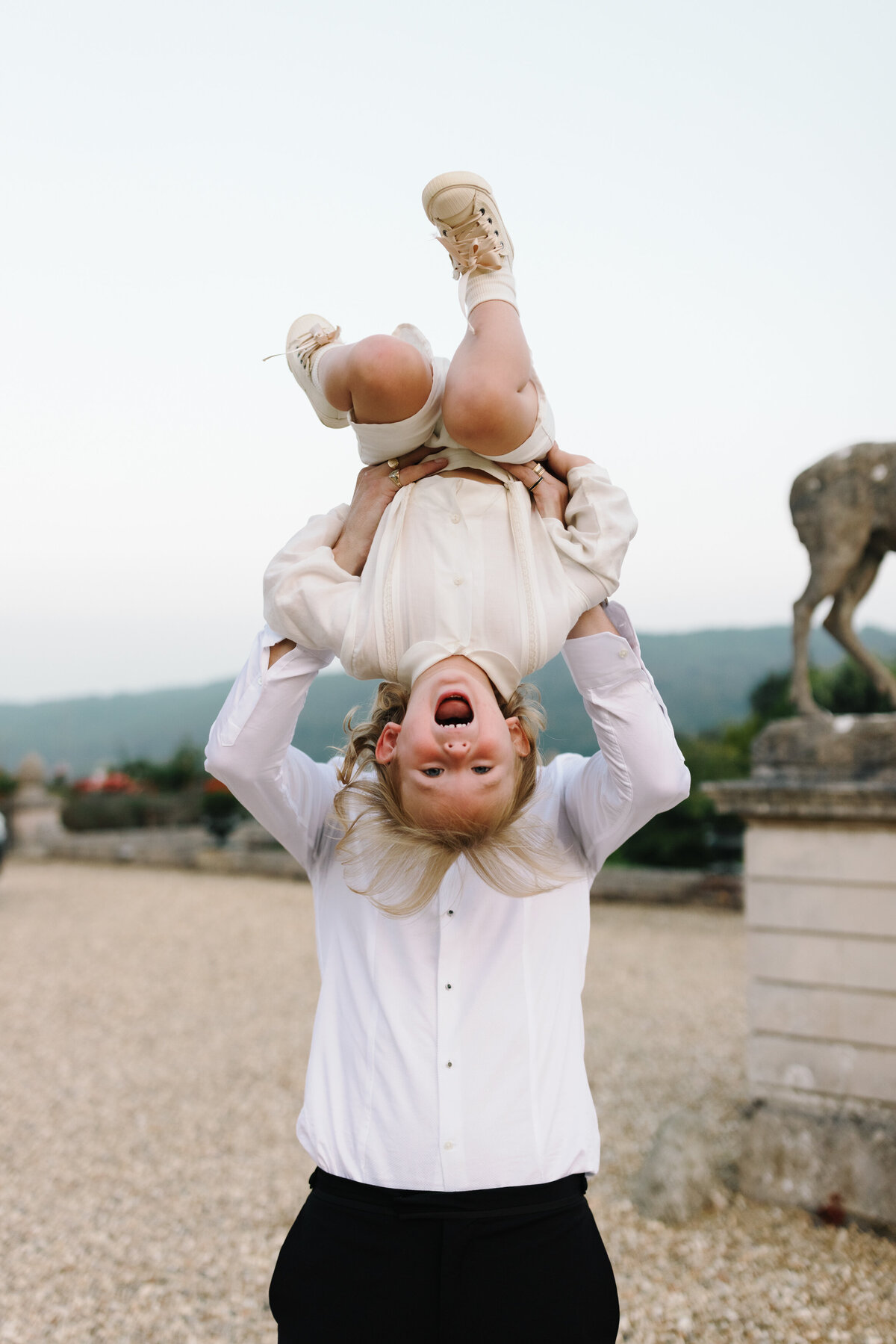 030-REVISED-012EW-ARTISTS-FAVORITES-FINAL210904_EMILIE WHITE_632