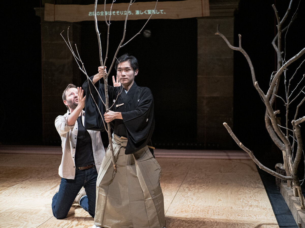 L'EXPERIENCE DE L'ARBRE Simon Gauchet,  Hiroaki Ogasawara, Joaquim Pavy ©Marie CharbonnierConception, mise en scène et scénographie Simon Gauchet : jeu Simon Gauchet,  Hiroaki Ogasawara, Joaquim Pavy©Marie CharbonnierPB160053