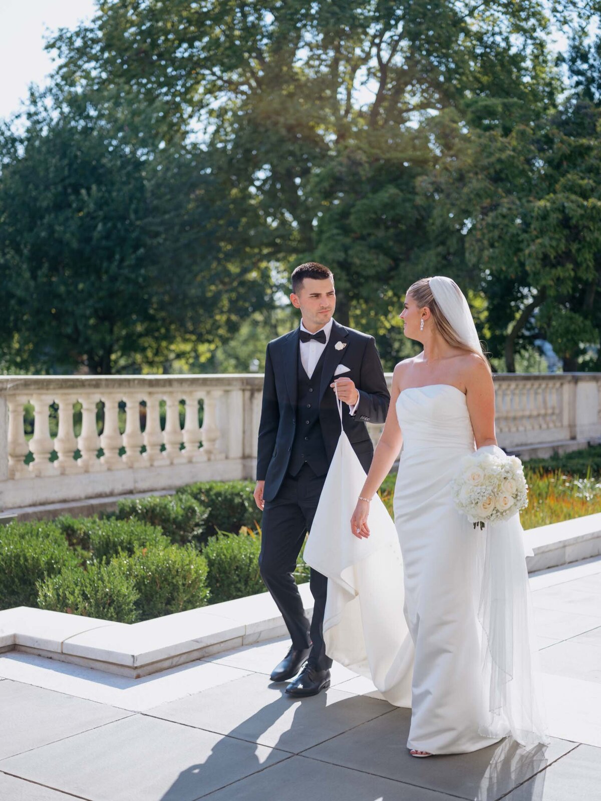 Wedding day portraits at the Cleveland Art Museum