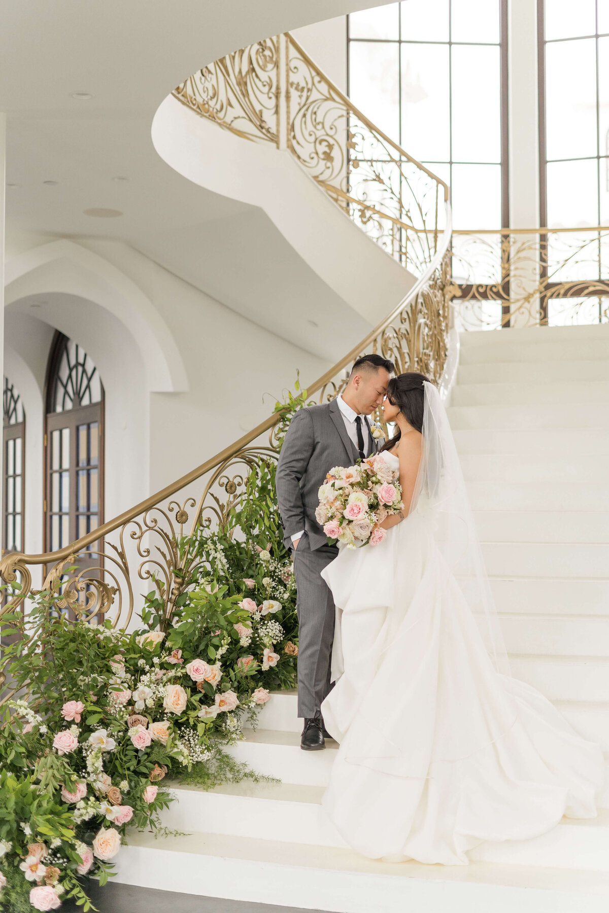 White Swan Castle - A&D - Autumn Marcelle Design - Romantic Castle Wedding - Destination Wedding Florist(226)