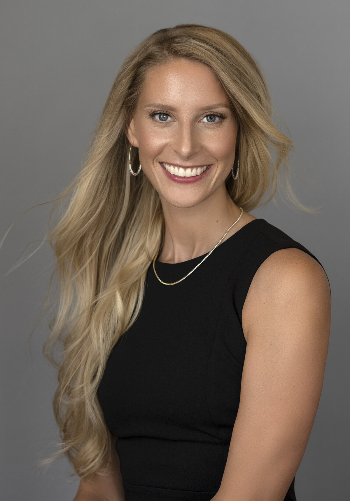 headshots-women-real-estate-women-007