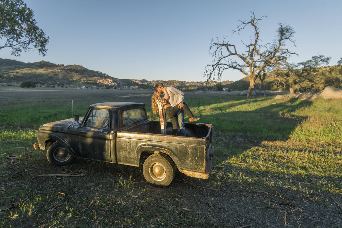 San-DIego-Engagement_Photographer_Country_024