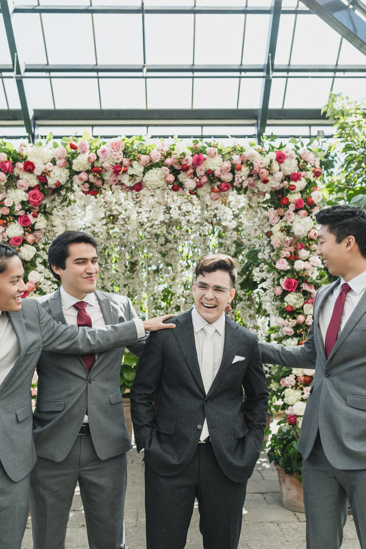 BLUSH AND BLACK SPRING PLANTERRA CONSERVATORY WEDDING IN WEST BLOOMFIELD, MICHIGAN PROVIDED BY KARI DAWSON, TOP-RATED DETROIT WEDING PHOTOGRAPHER, AND HER TEAM42