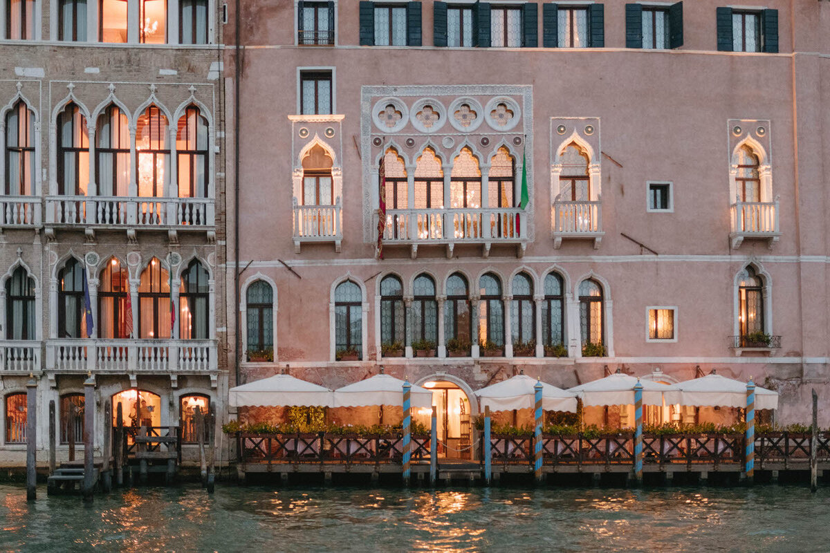 Flora_And_Grace_Editorial_Venice_Analog_Editorial_Wedding_Photographer (1 von 1)-96