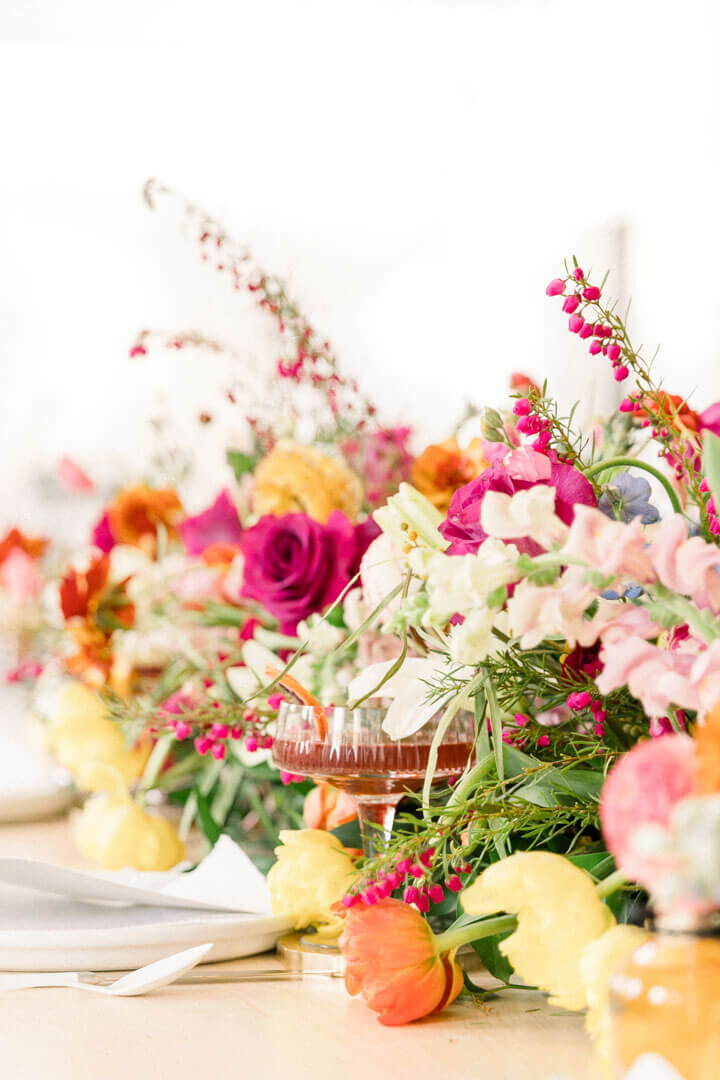colorful-Garden-party-wedding-ideas-tablescape1