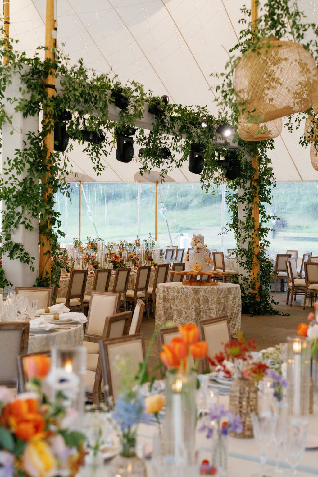Colorado-wedding-planner-tent-decor