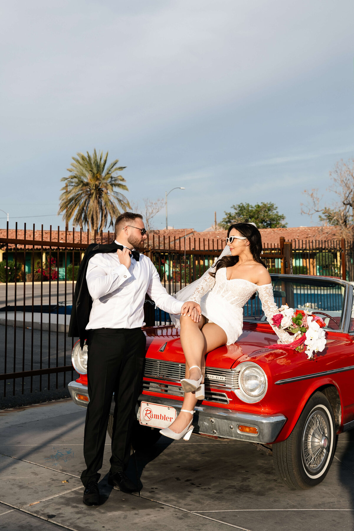 67riskyexposure_hannah-rory_las-vegas-elopement-photography
