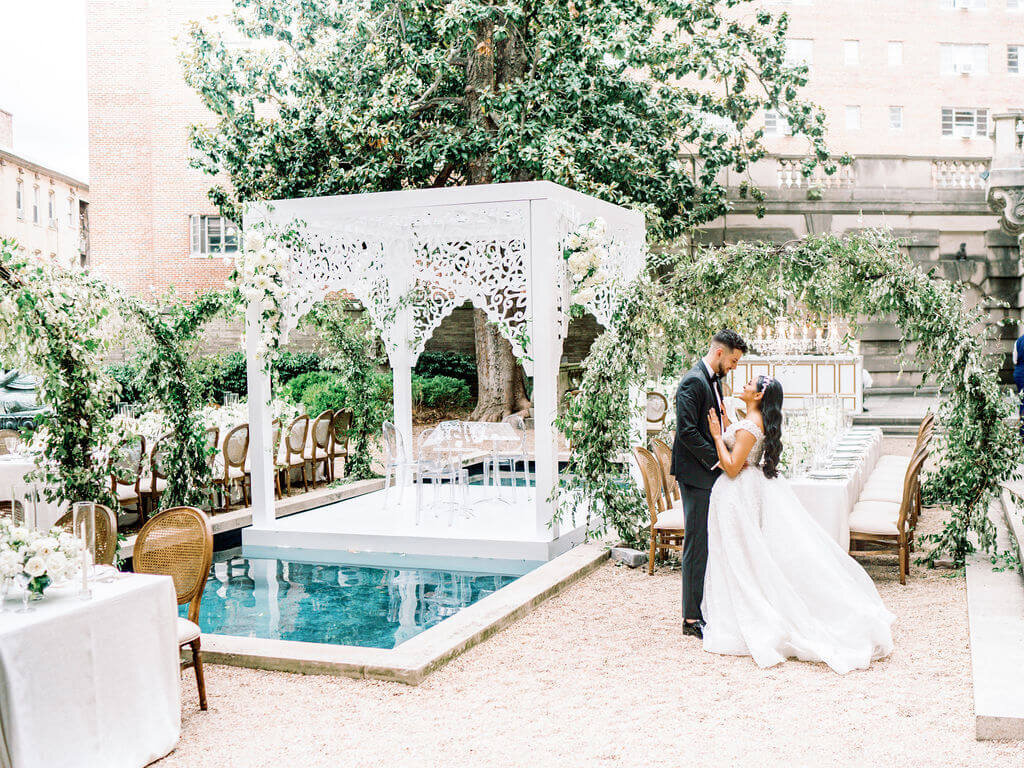 carolina-tyler-outdoor-wedding-reception-larz-anderson-house-springvale-floral-dc