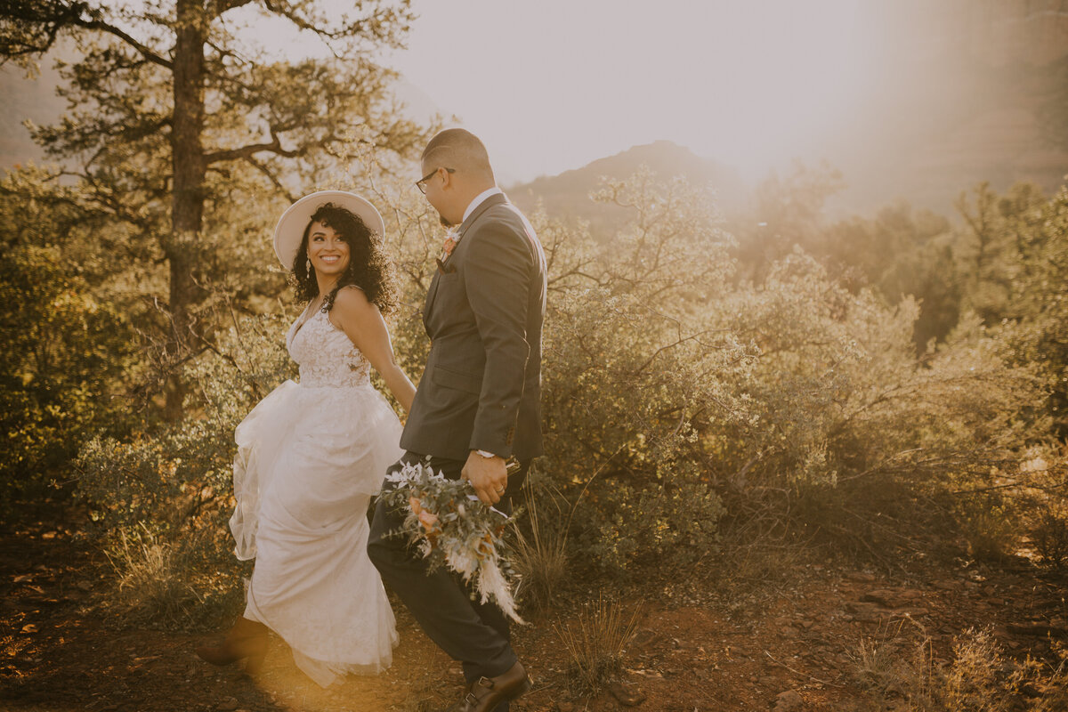 jujuphotography-sedonaarizona-sedonanationalpark-elopementsession-elopementdestinationwedding-cristinaandalexis-599