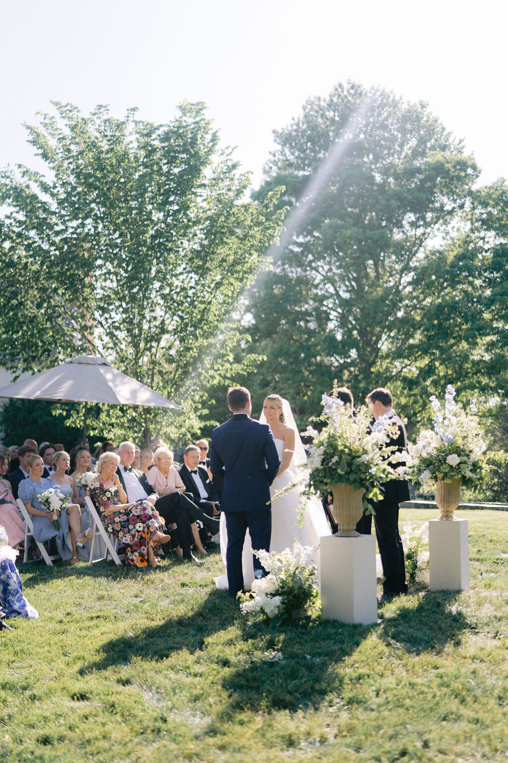 NikkiSanterre_EastCoastLuxuryWeddingPhotographer_CliftonInnWedding_Sky&Ryan-537