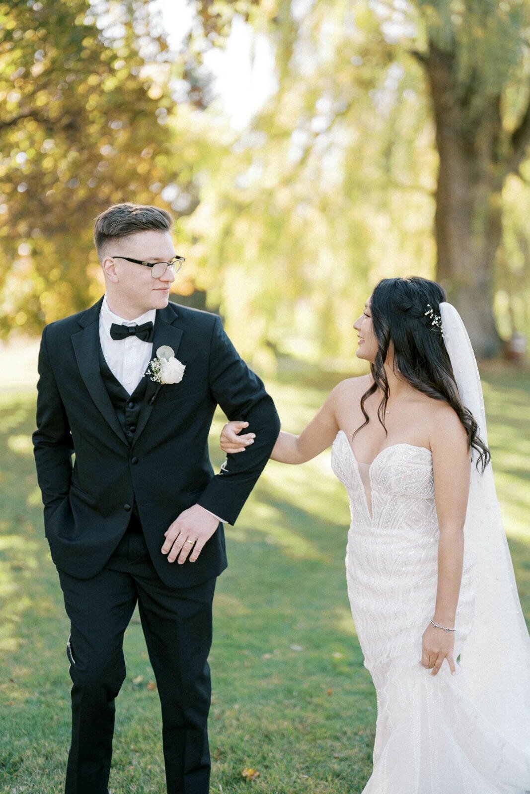 W11-Wedding-Photos-Caledon-Valley-Estate-Eleanor-and-Michael-2024-11-02-2500px-1087