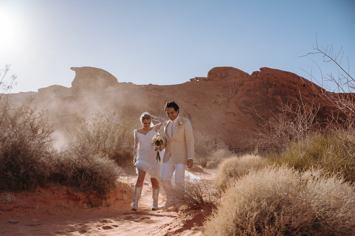 Valley-of-fire-elopement-photographer-1