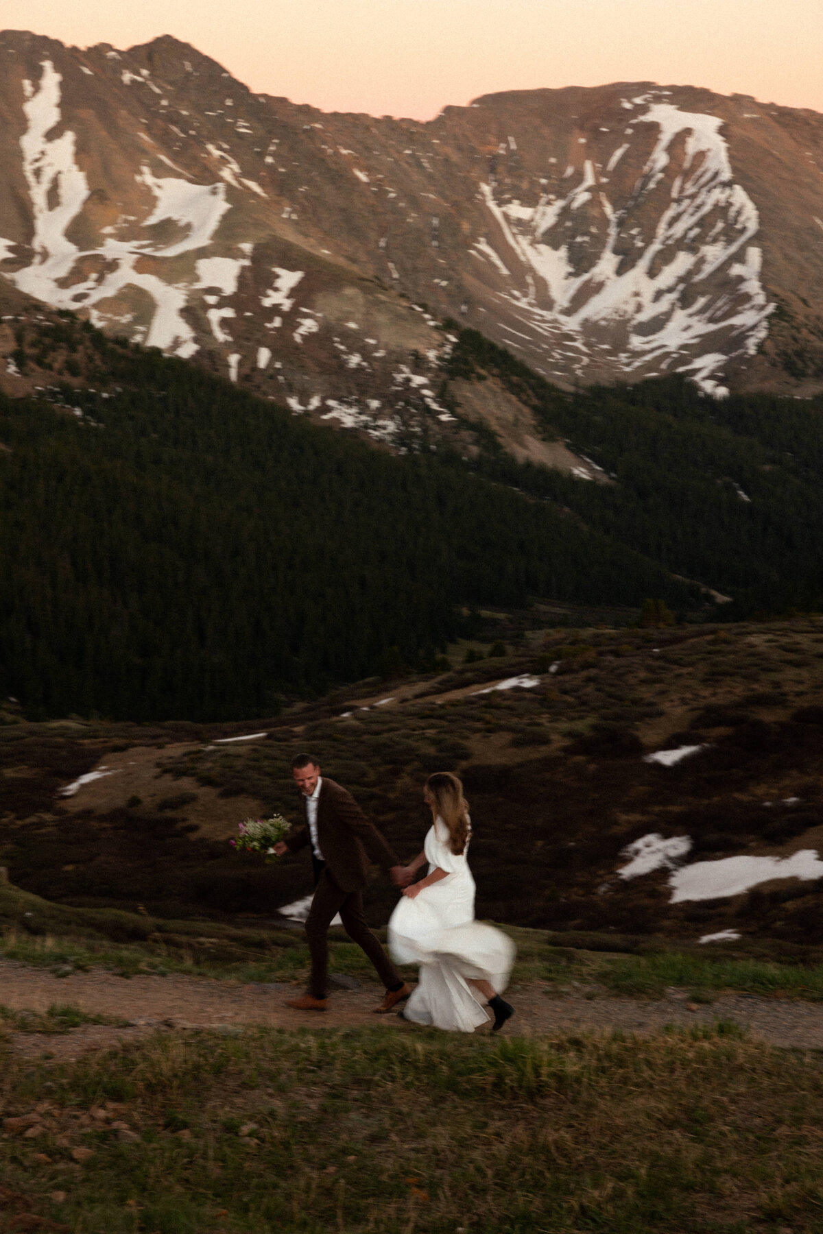 loveland-pass-colorado-elopement-minimalist-outdoor-romantic-261