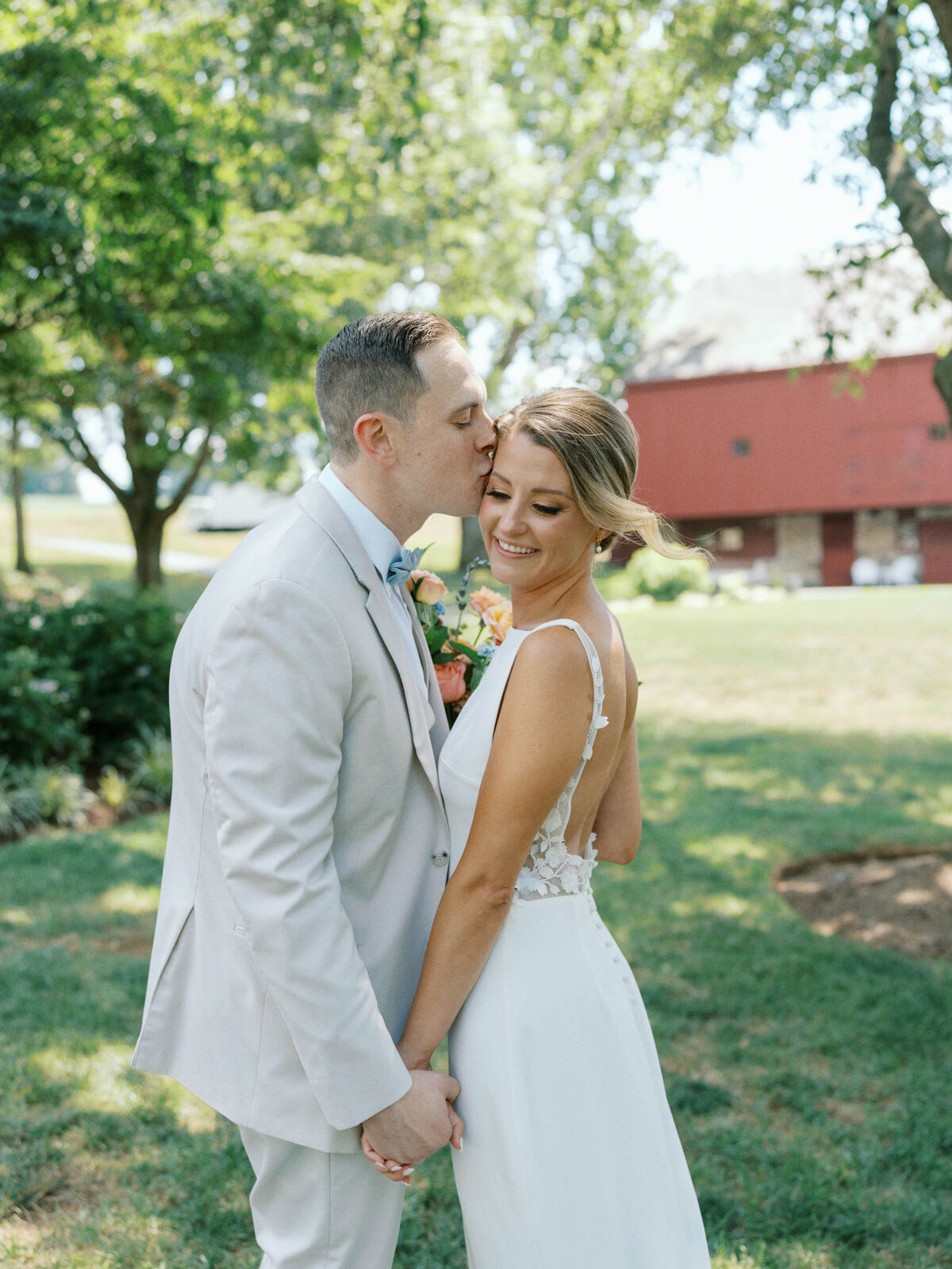 farm-at-eagles-ridge-lancaster-wedding-047
