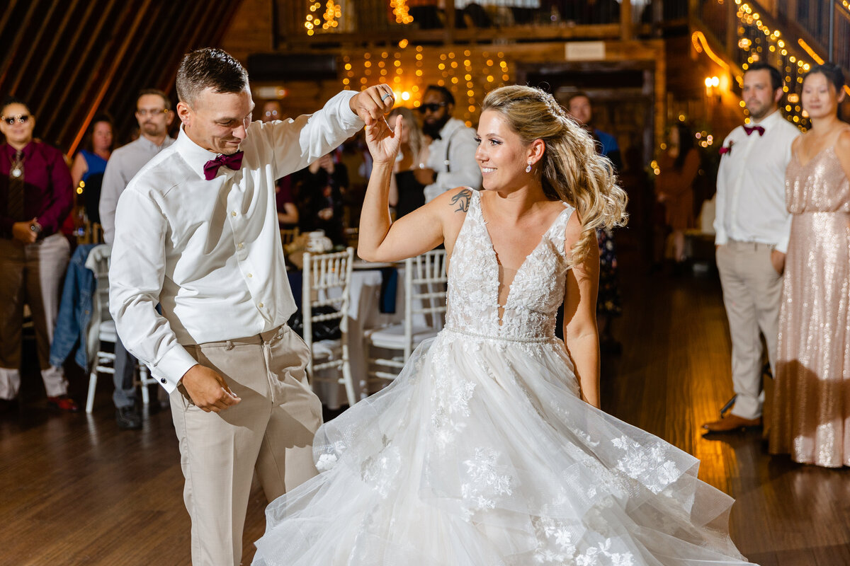 barn-at-glistening-pond-falls-pa-wedding-070