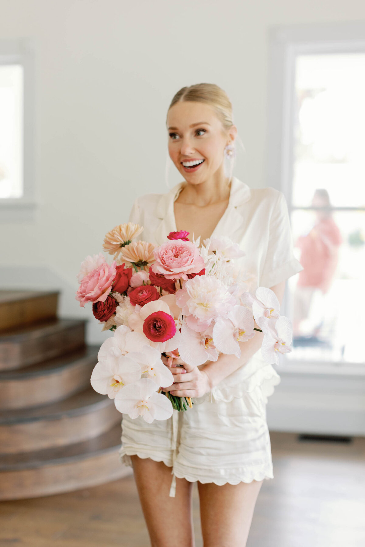 pink-brides-bouquet-at-the-grand-lady-texas