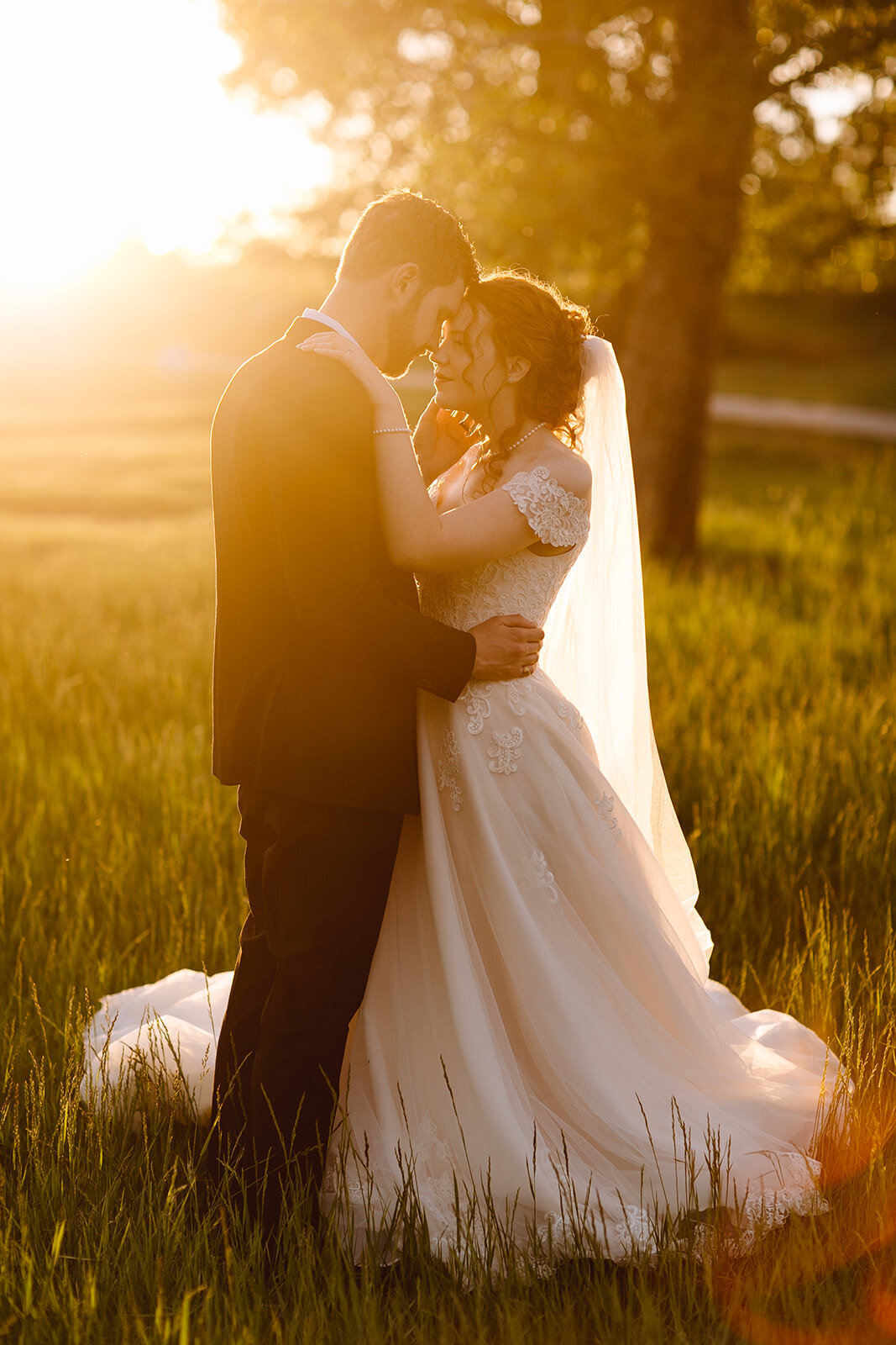 Liz Osban Photography Cheyenne Wyoming Wy Wedding Photographer Venue Ceremony Reception Pretty Photos Spot Cheyenne Hills Church The Barn Christian Elopement Elope Best 2