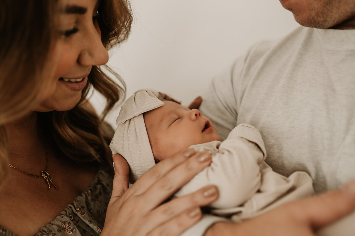 hunter.newborn-38
