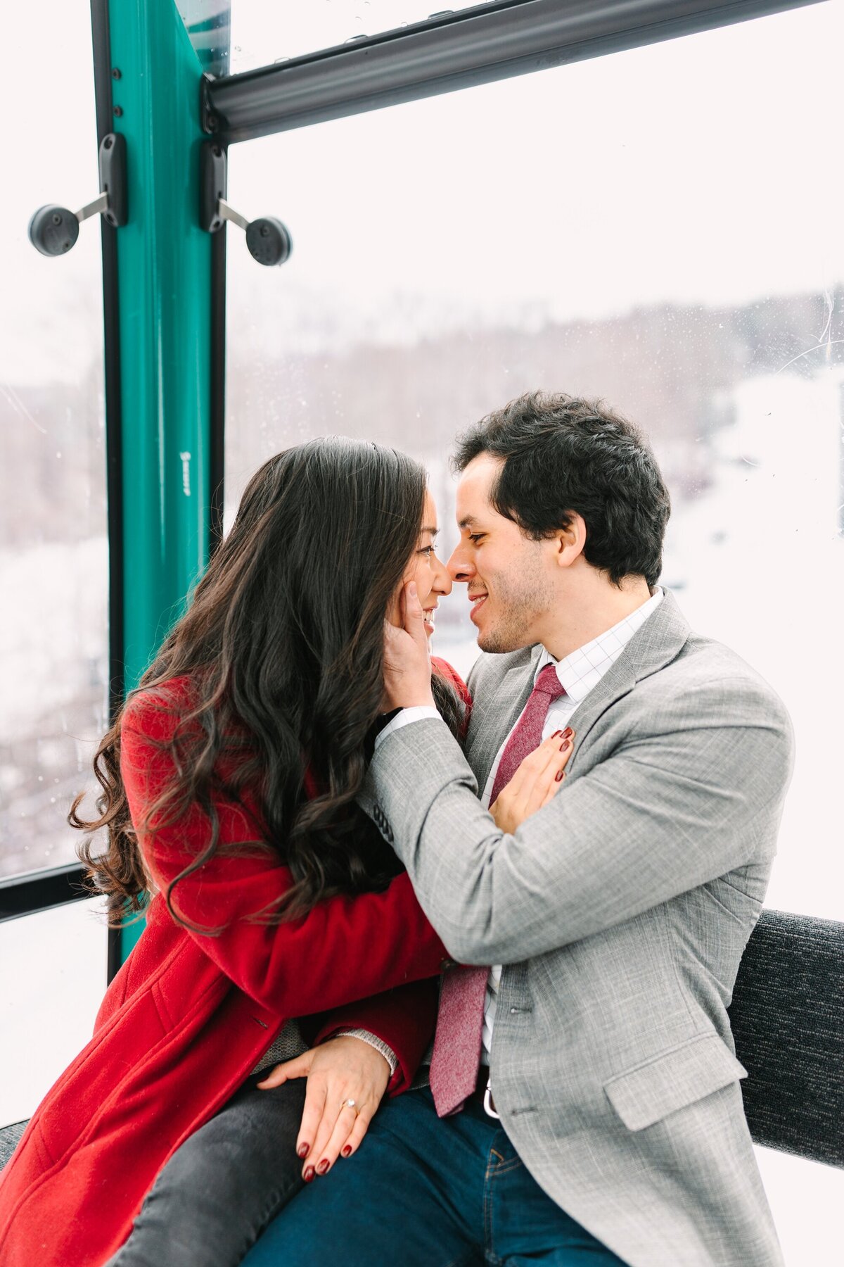Kelly_Payeur_Photography_New_Hampshire_White_Mountains_Winter_Engagement_Photographer_0001