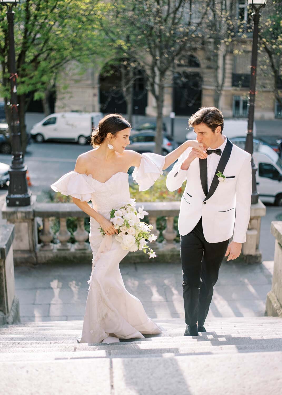 Eiffel Tower Paris wedding editorial veronique Lorre floral designer Marchesa Gown Ruth Terrero Photography11