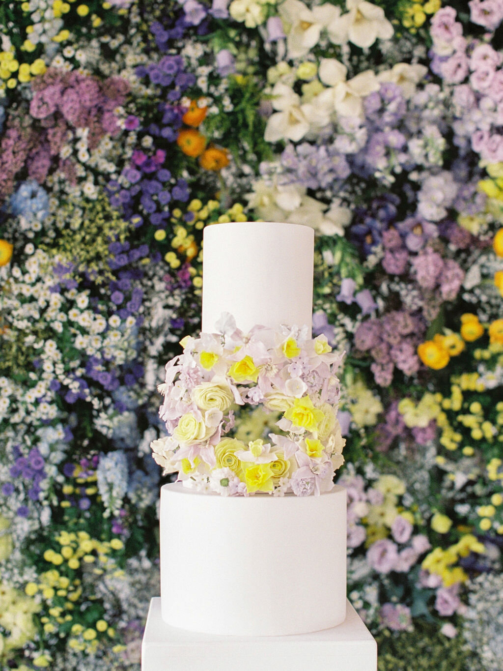 Wedding-cake-design-fleurs-naturelles