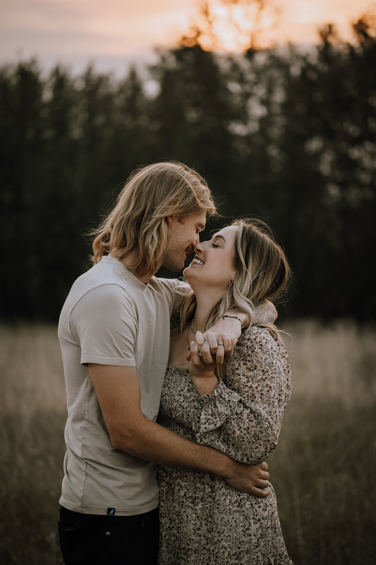 Edmonton_engagement_photographer (12)