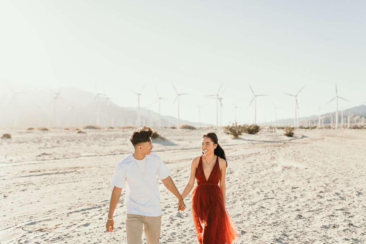 Palm-Springs_Windmills-Engagement-Session-3