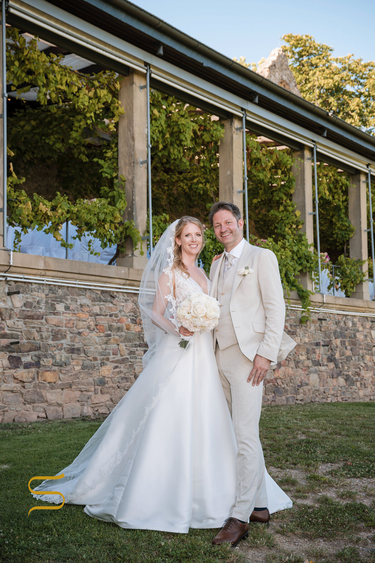 090_Chateau_Schwarzenstein_Burg_Destination_Elopement_Wedding_Saskia_Marloh_Photographer-2