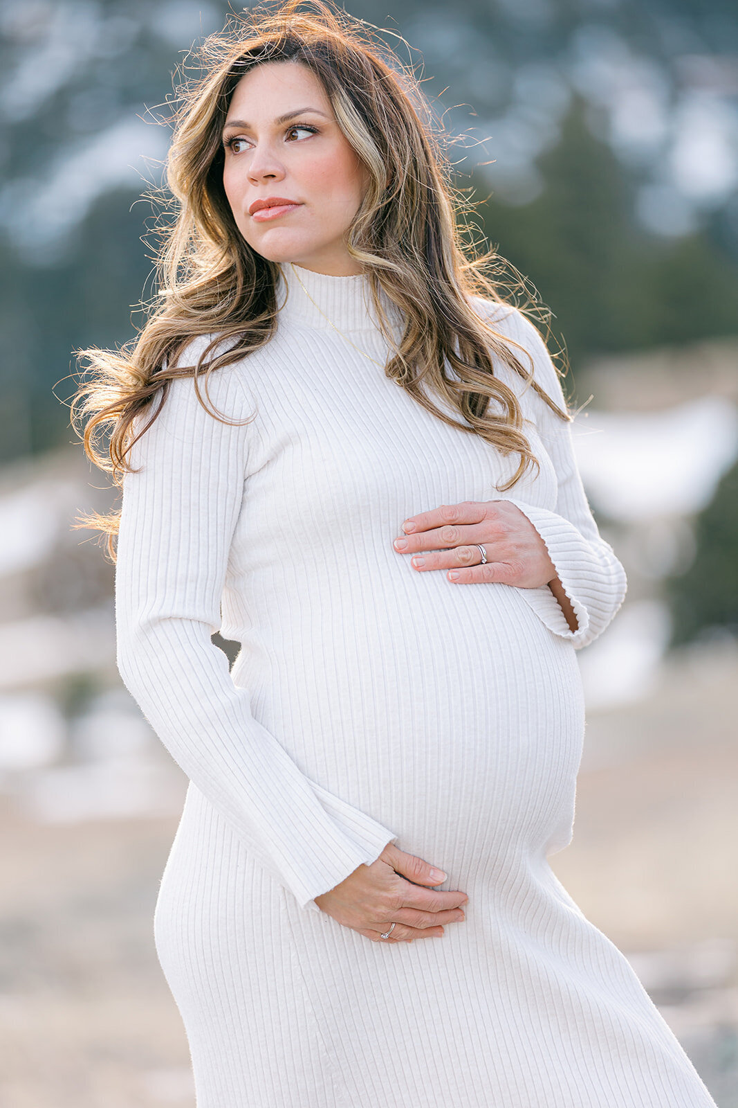 Outdoor-maternity-session-Boulder-CO