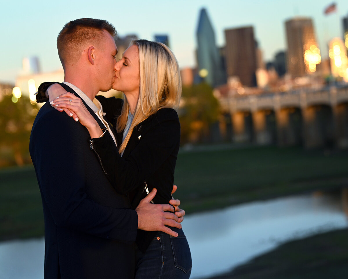 dallas engagement photo