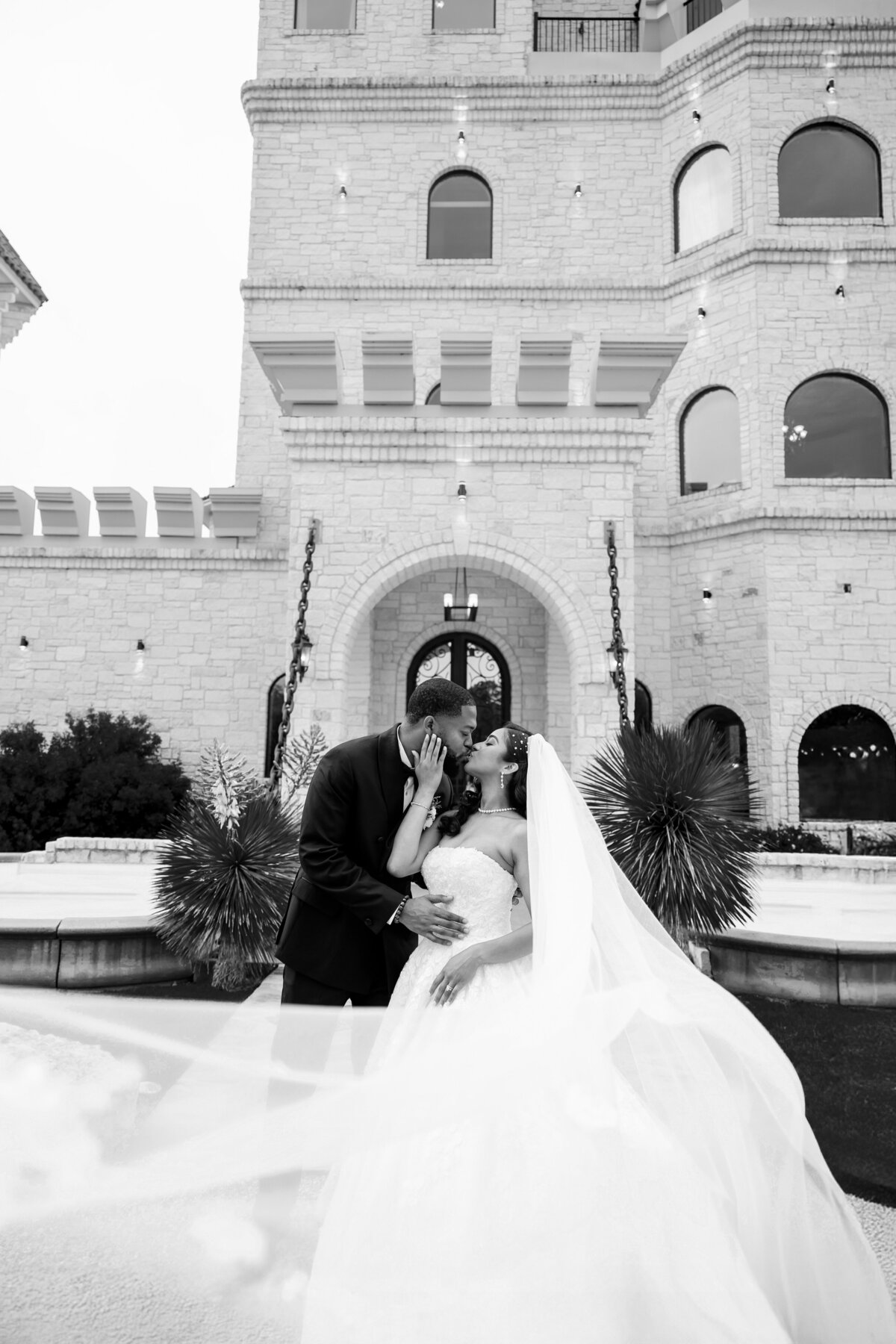 Parson-Castle-Wedding-TX-The-Bergerons-13
