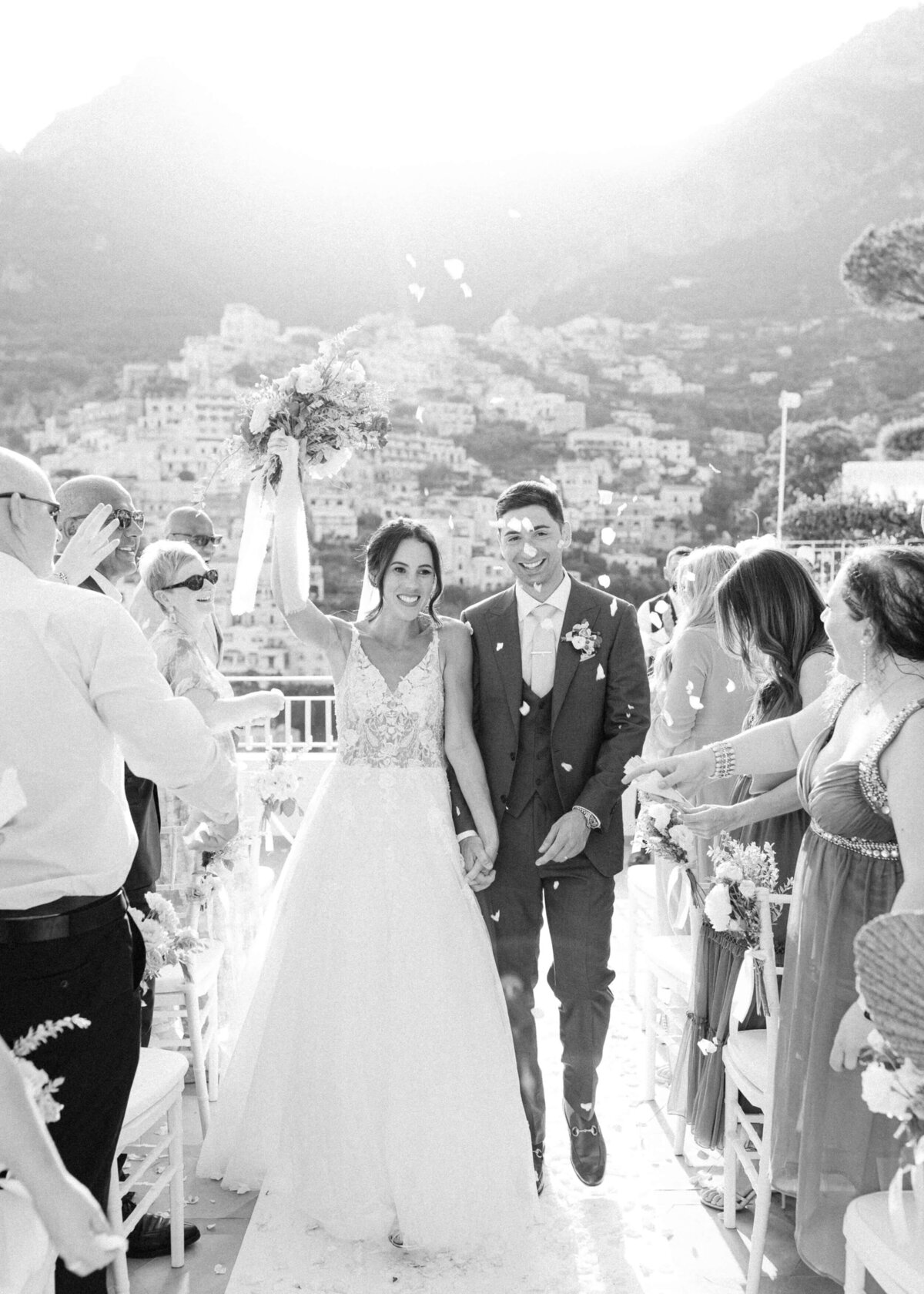 chloe-winstanley-italian-wedding-positano-hotel-marincanto-ceremony-confetti