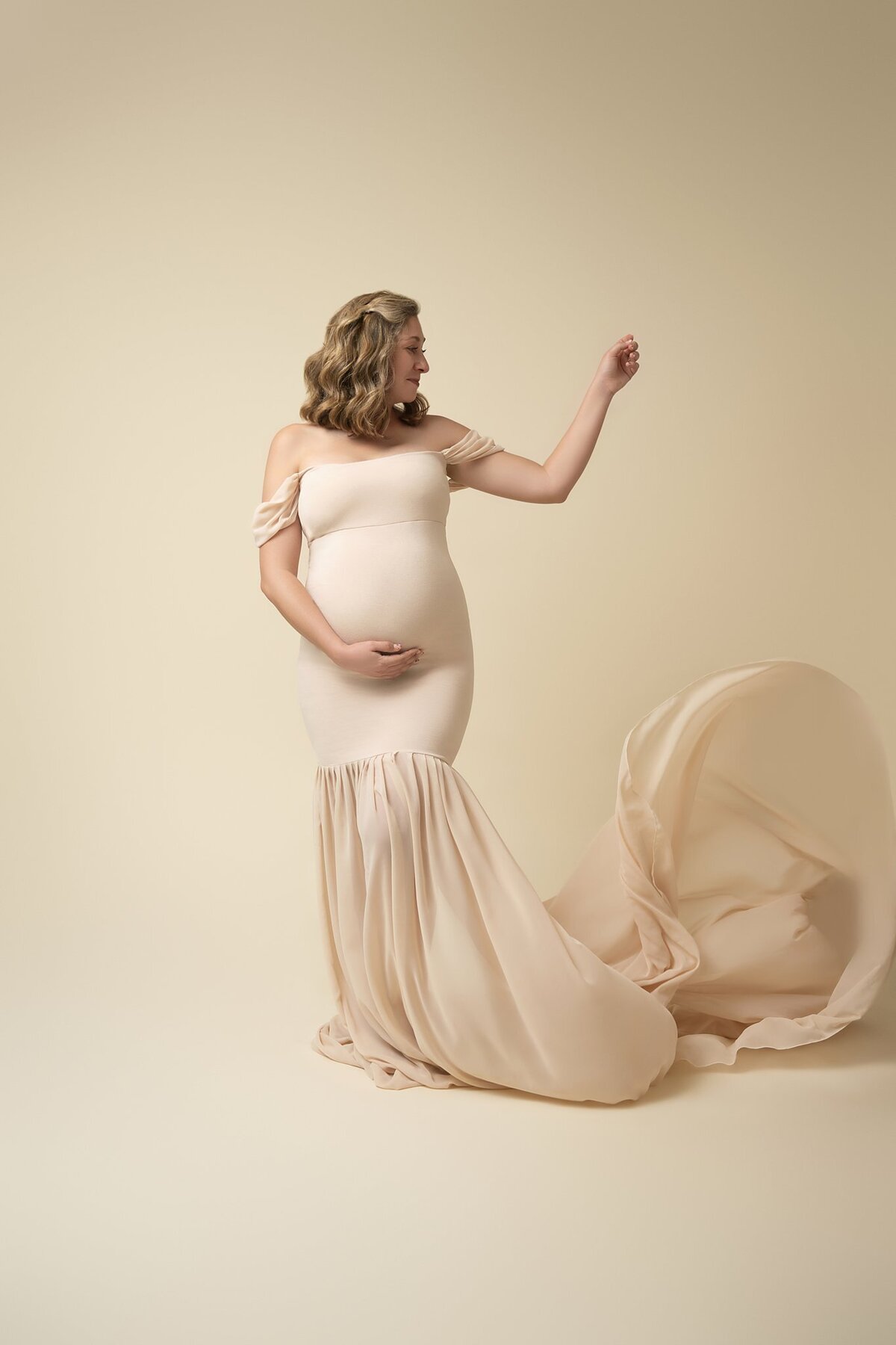 06_09_2024_TaylorMaternity_farm-Studio-453_WEB