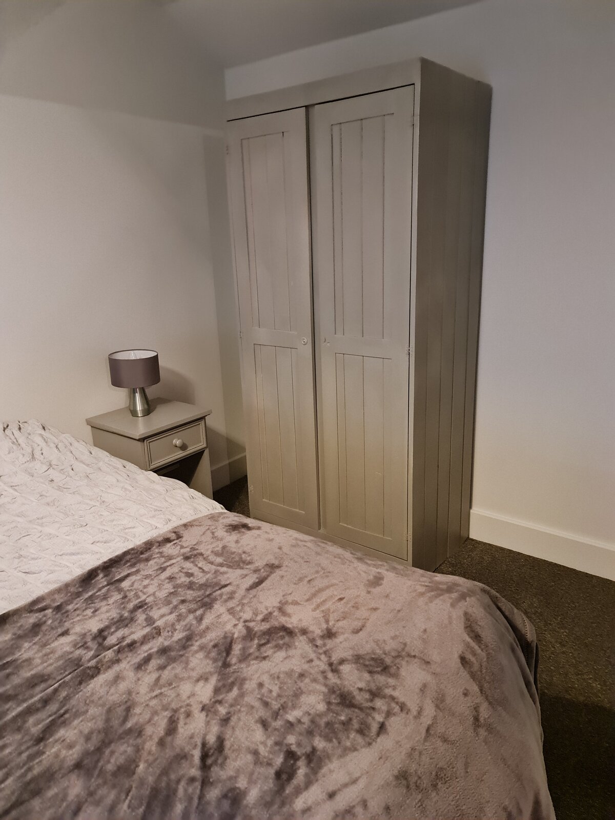 curlew_cottage_twin_bedroom_003