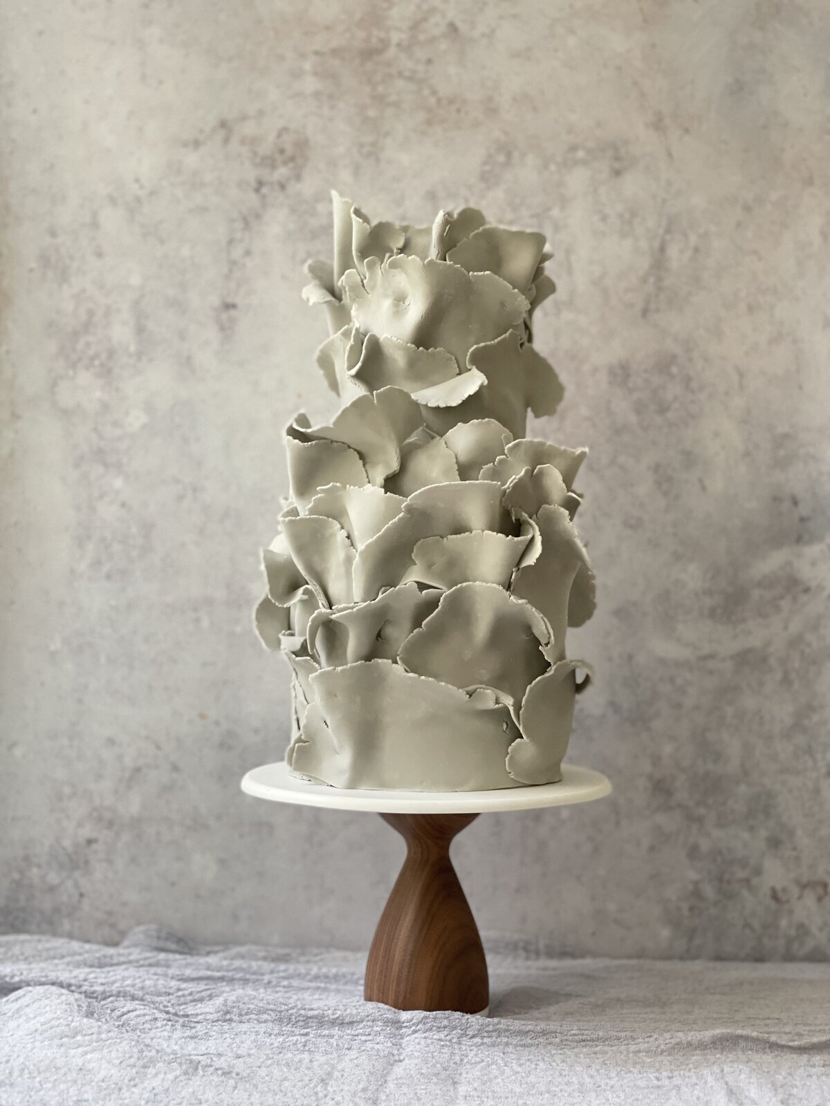 FONDANTLAYERSWEDDINGCAKE