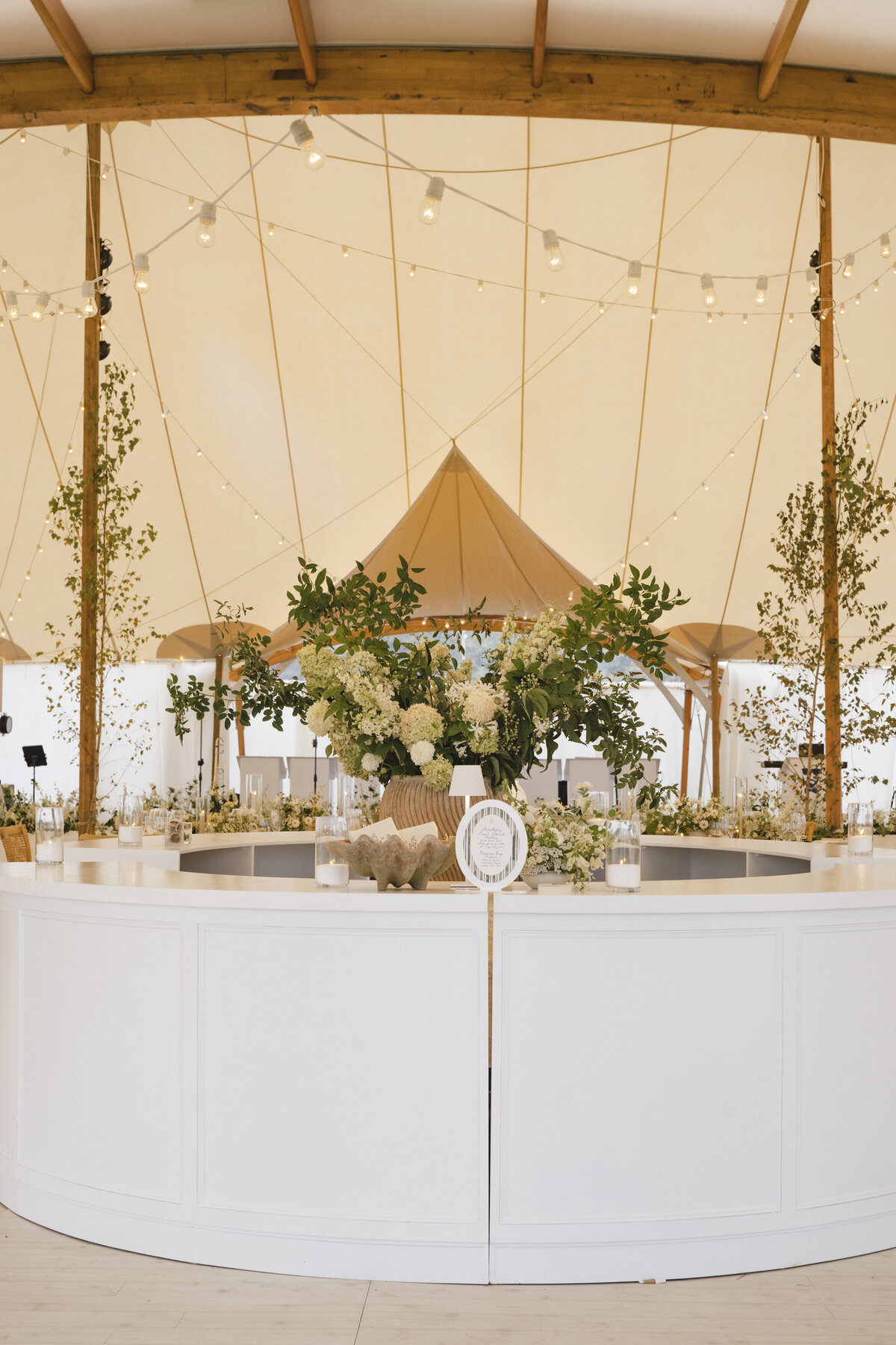 Marthas-vineyard-wedding-planner-kg-events-design-luxury-destination-weddings-private-events-corporate-events-edgartown-ma-event-designer-outdoor-tented-wedding-reception-island-wedding-vogue-wedding-pohogonot-44