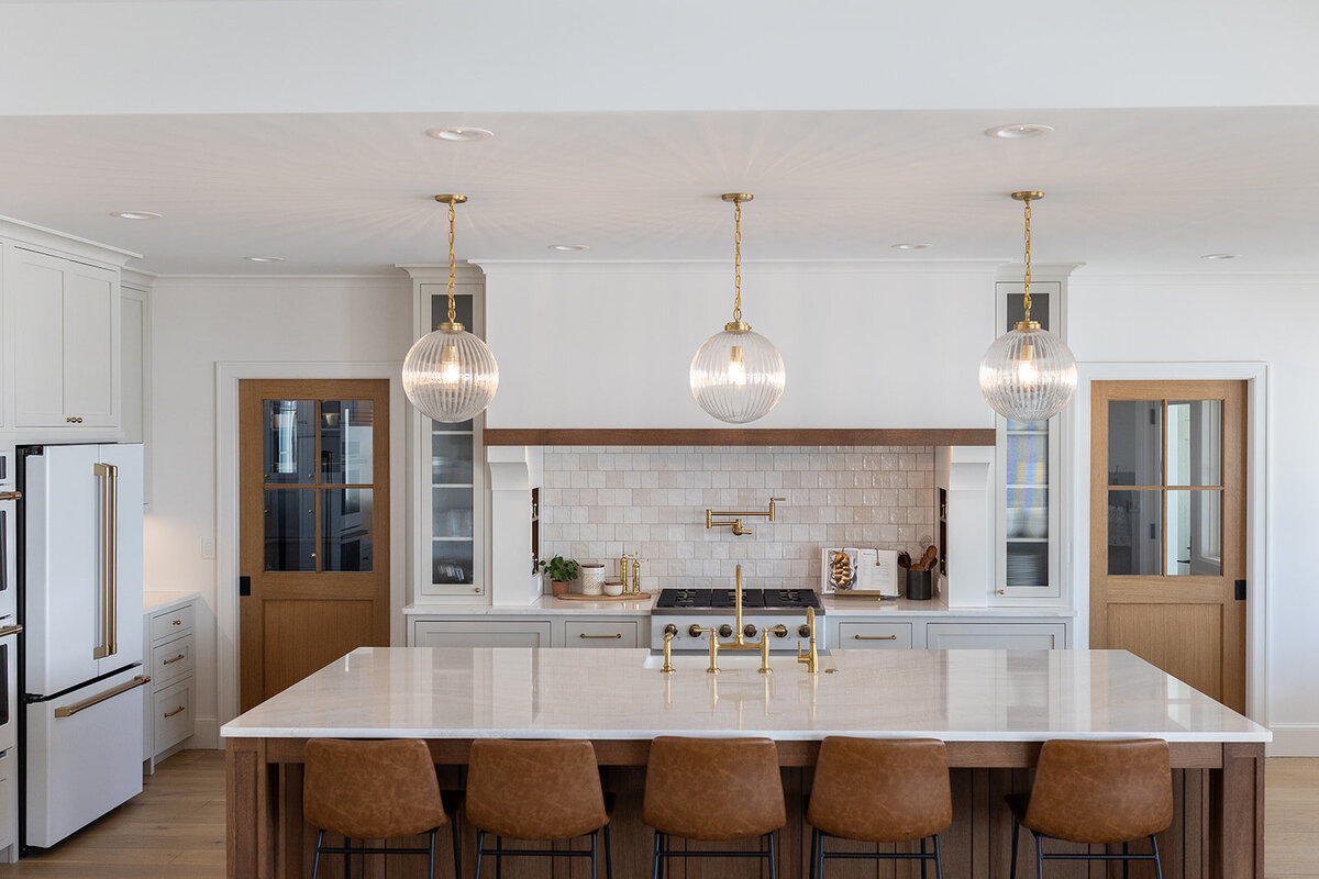 michele rosenboom design cozy colonial kitchen 7