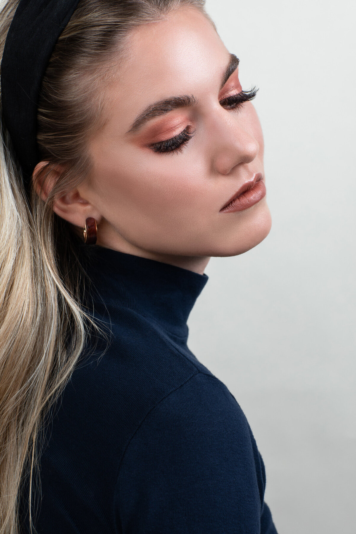 Sarah Schöb_Makeup_Artist_Schweiz_Styling_Ostschweiz_Hochzeitsmakeup_Hochzeitsfrisur_Mobile_Visagistin_modernes_Styling33_2048px