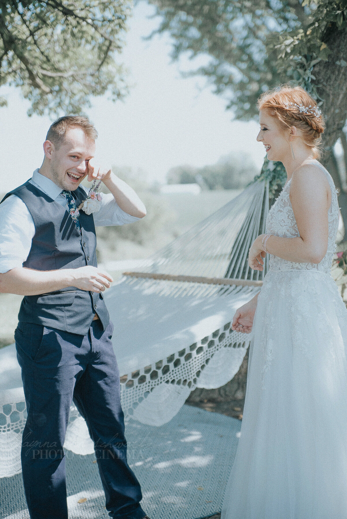 first look _ alaynna ann schwartz _ harpors vinyard _ iowa photographer _ playlife photography_0223