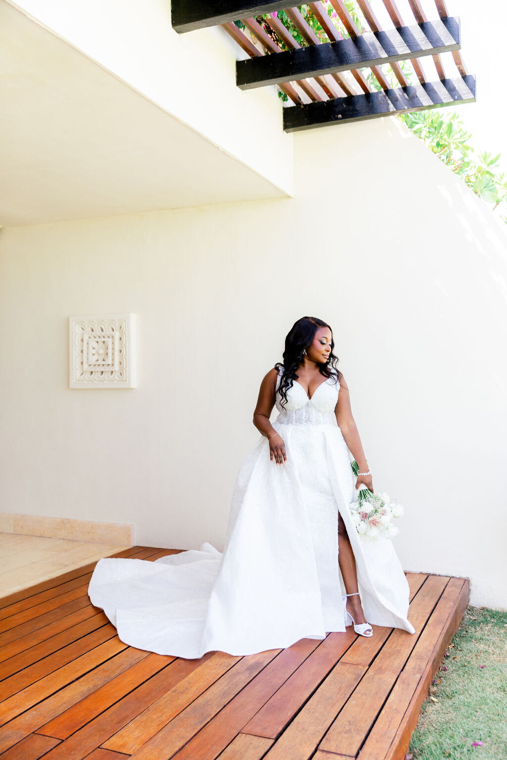 grand-velas-bride-getting-ready-4